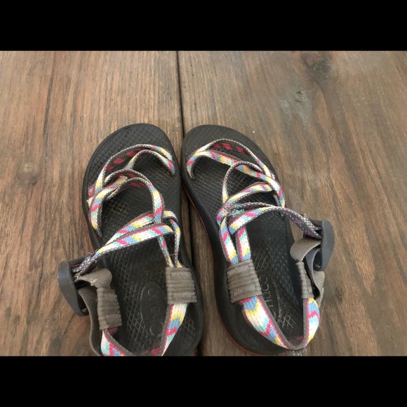 Little girls size 13 Chaco’s - Picture 7 of 8